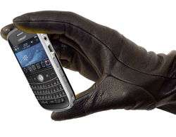 stolen_mobile_hand_20100811.jpg