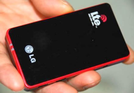 LG LTE modem Az LG csúcssebességû adatátvitellel mutatja be az LTE-t