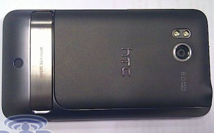/txt/hirek/kepek/htc-verizon-1_20100831.jpg Fém HTC 8 megapixeles kamerával