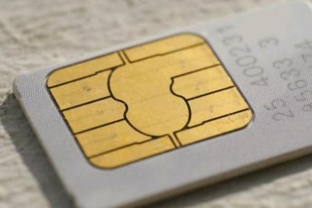 /txt/hirek/kepek/sim-card_20100616.jpg Csökken a mobil-elõfizetések száma