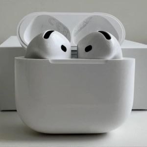 Megérkezett az AirPods 4: Aktív zajszűréssel még jobb élmény