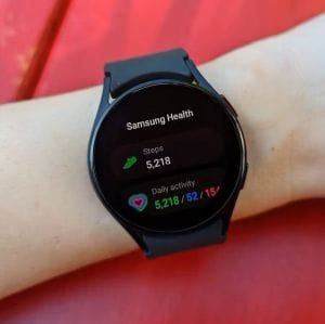 A Samsung Galaxy Watch7 észlelheti a szívroham korai jeleit