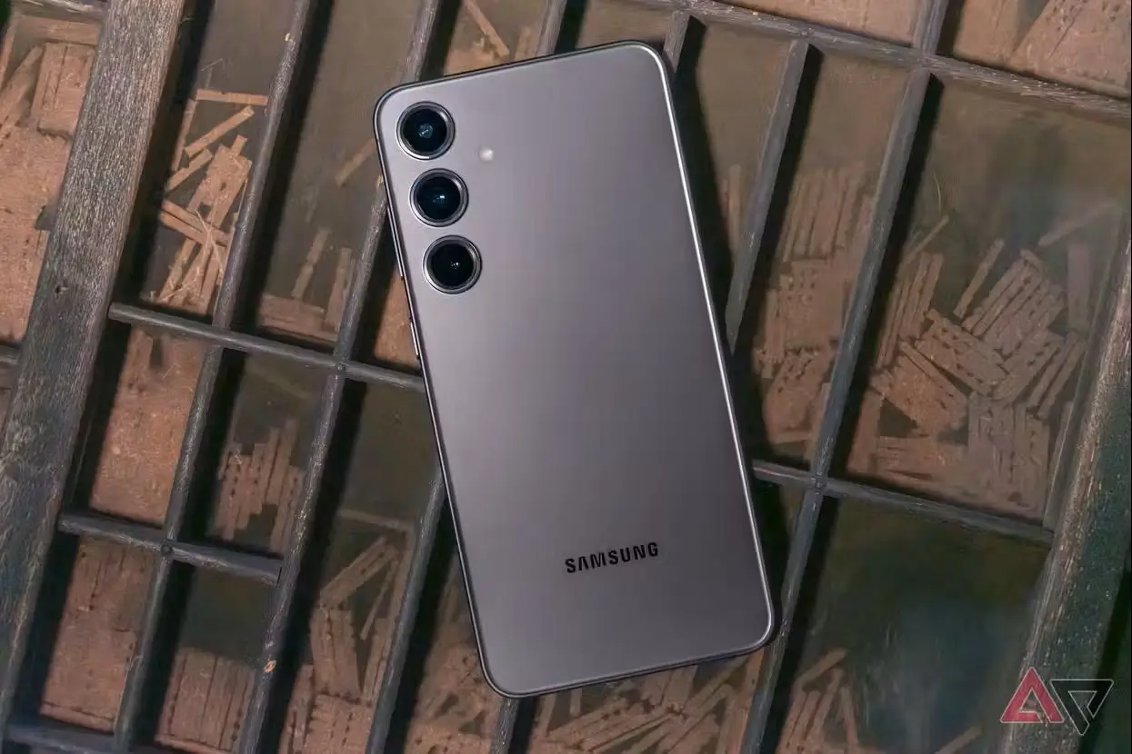 Pletykák szerint a Samsung Galaxy S25+ megszűnhet, de nem hisszük el