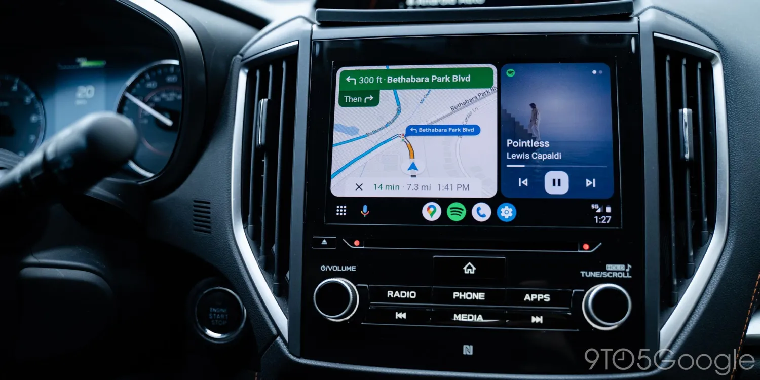 A CarPlay is támogatja az autórádió vezérlését